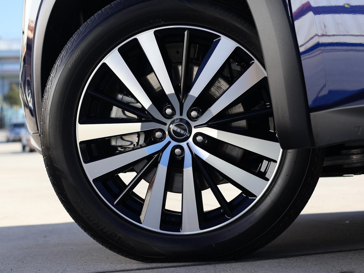 Nissan Pathfinder image 4