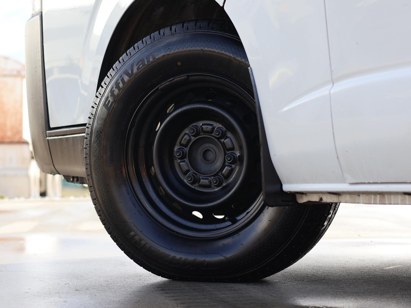 Toyota Hiace image 4