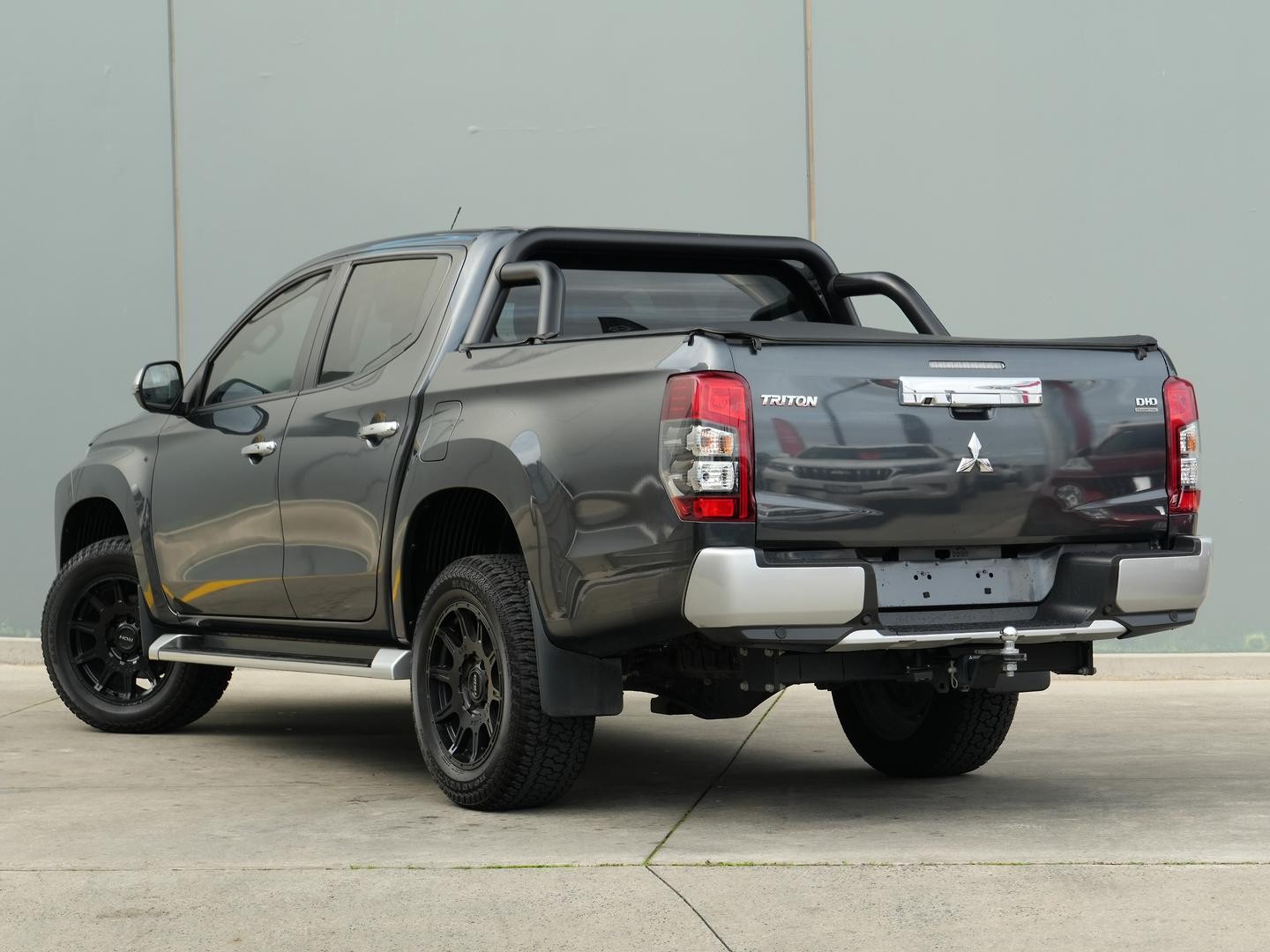 Mitsubishi Triton image 3