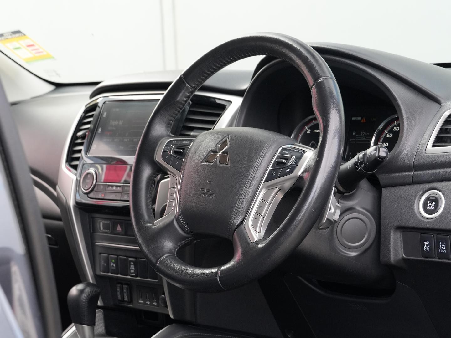 Mitsubishi Triton image 2