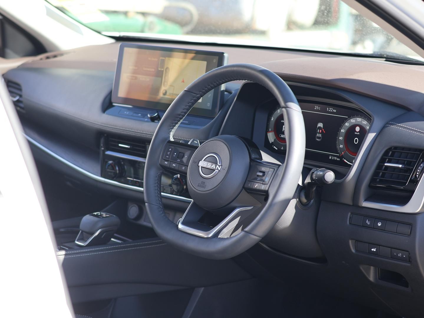 Nissan X-trail image 2