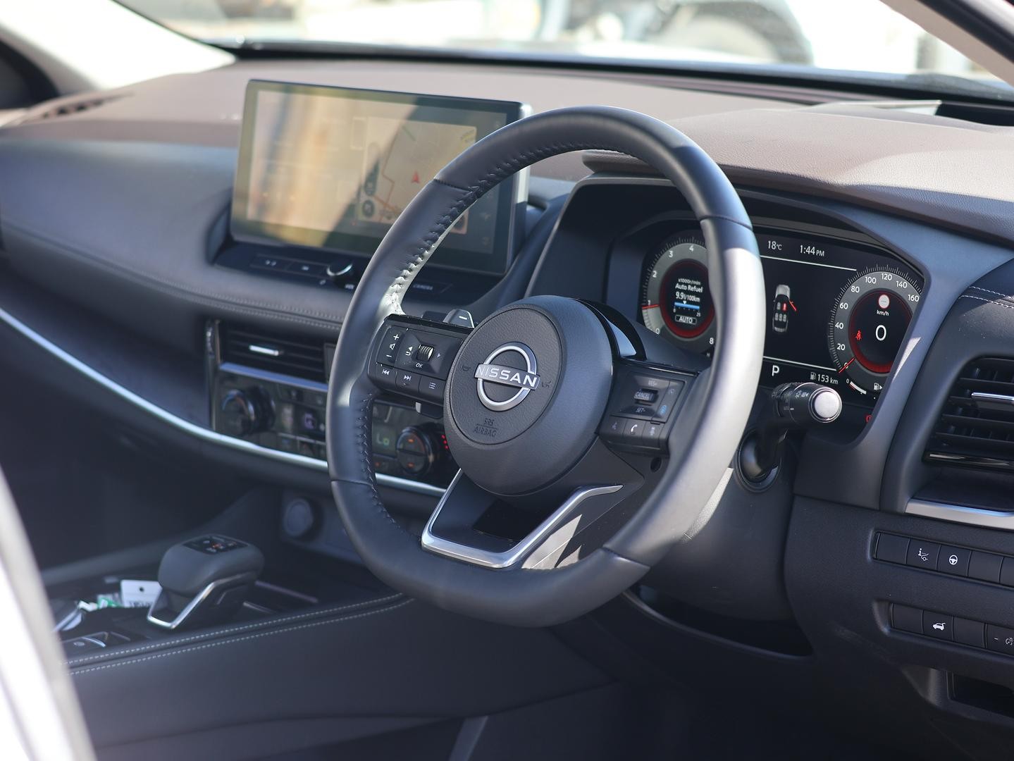 Nissan X-trail image 2