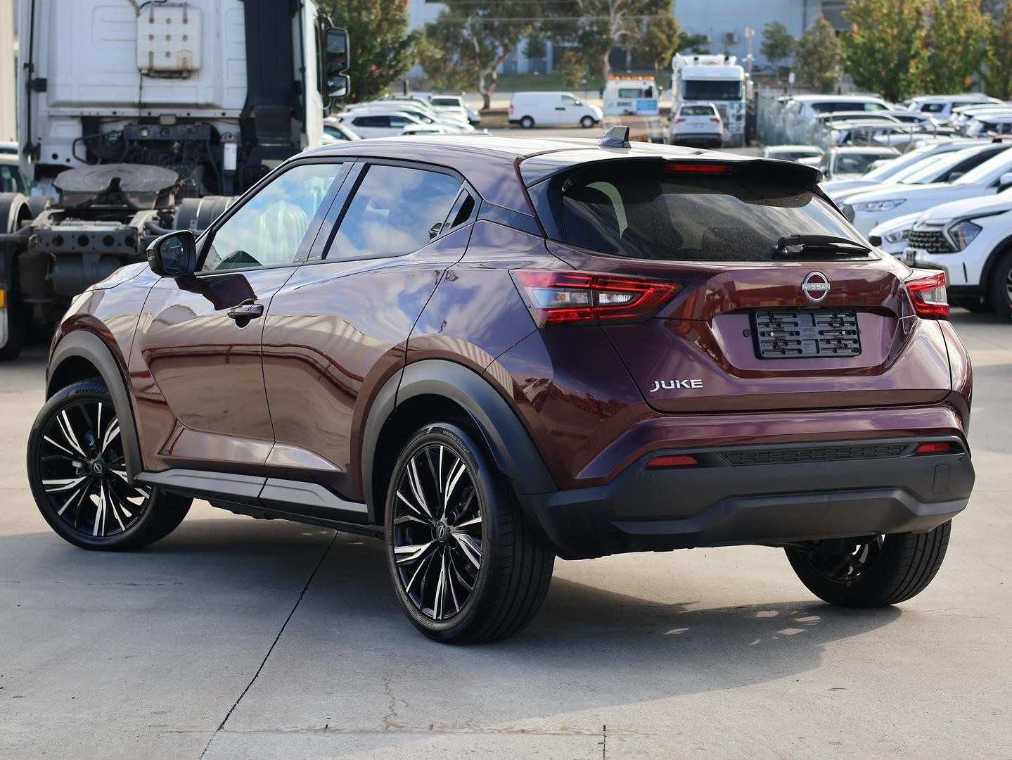 Nissan Juke image 3