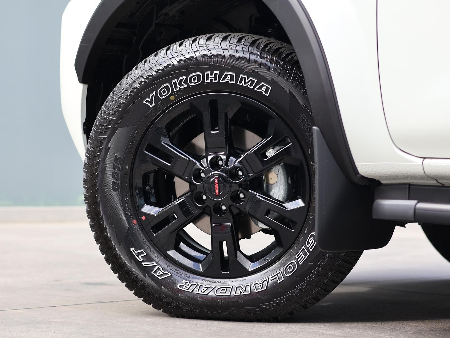 Nissan Navara image 4