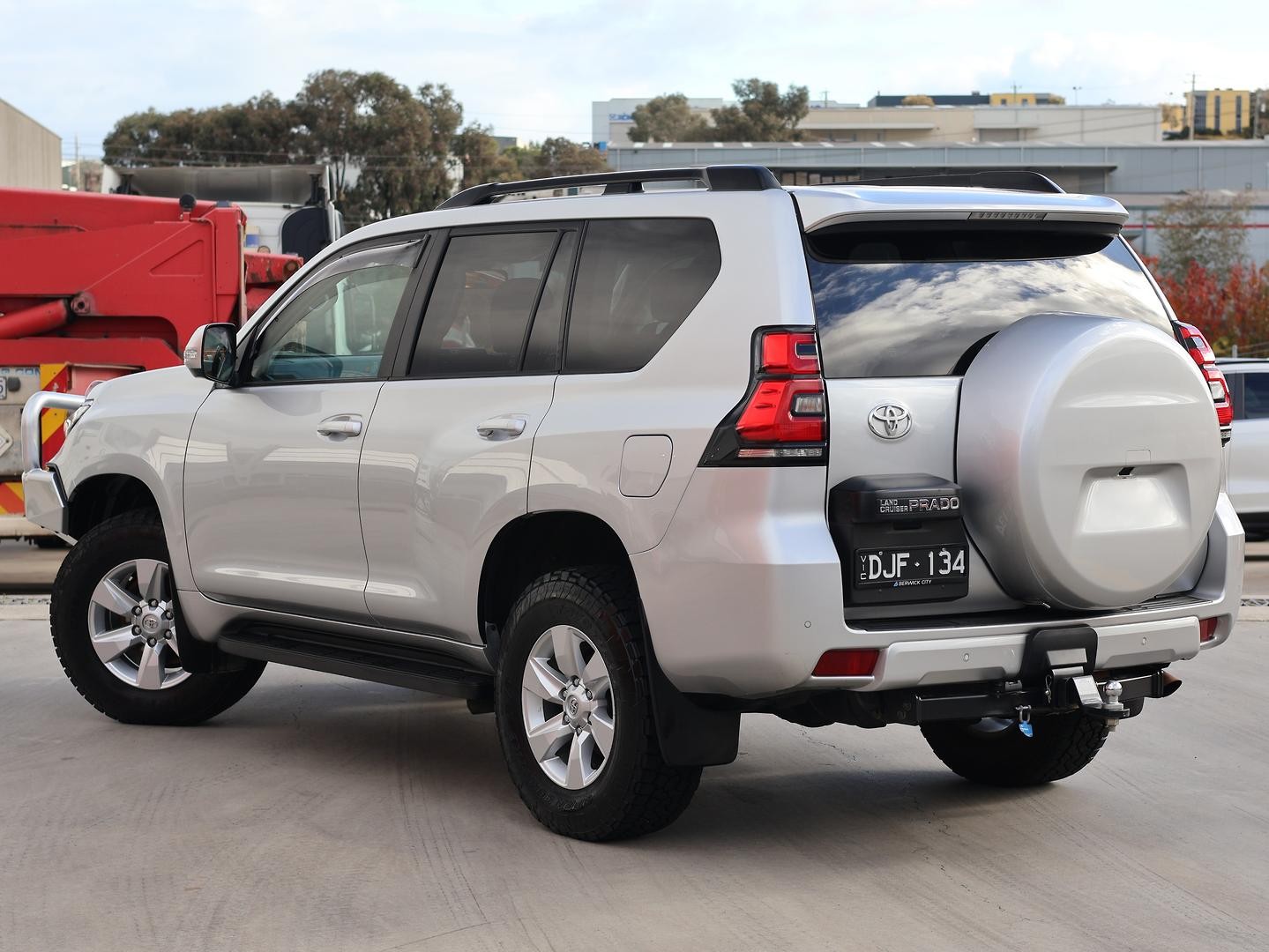 Toyota Landcruiser Prado image 3
