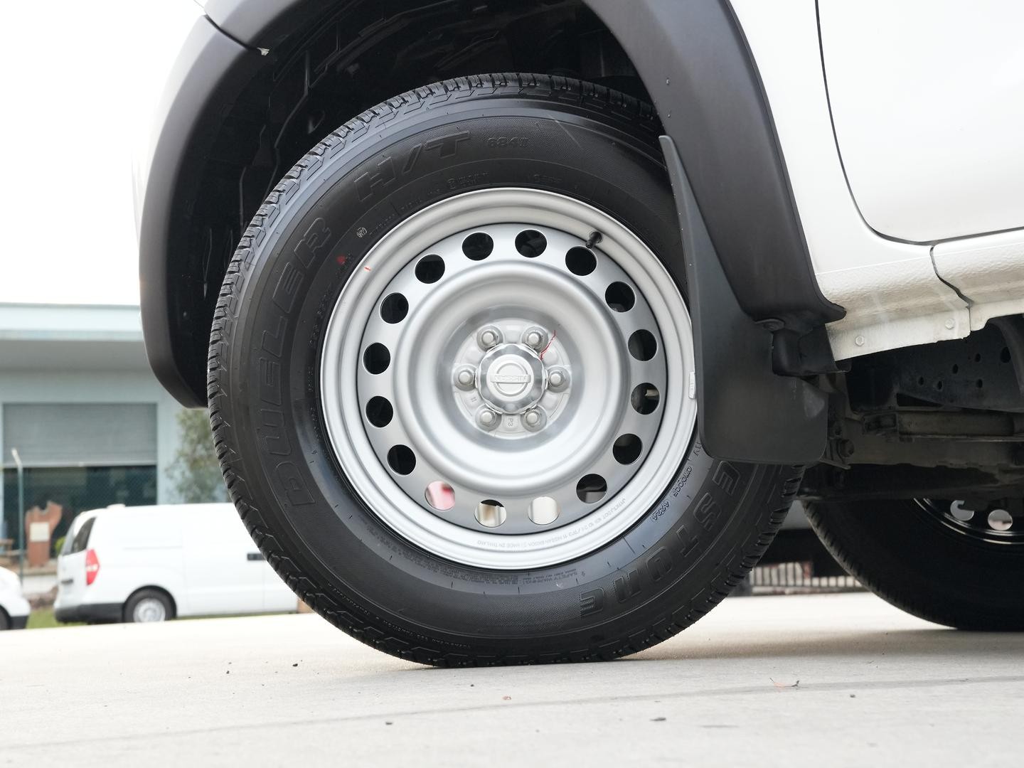Nissan Navara image 4