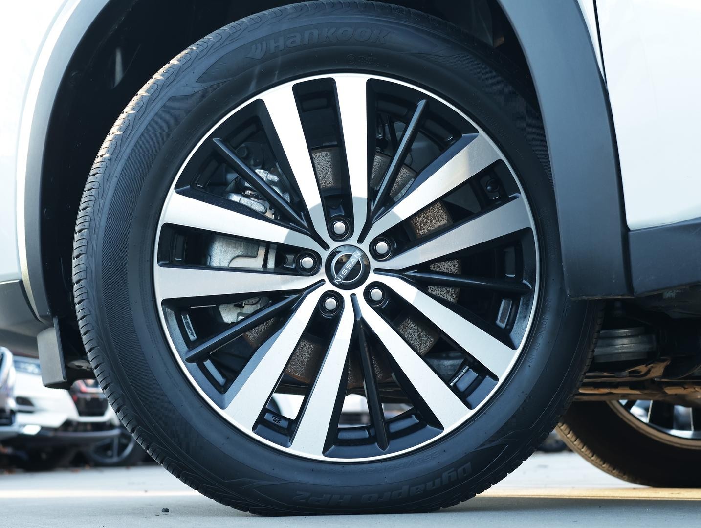 Nissan Pathfinder image 3