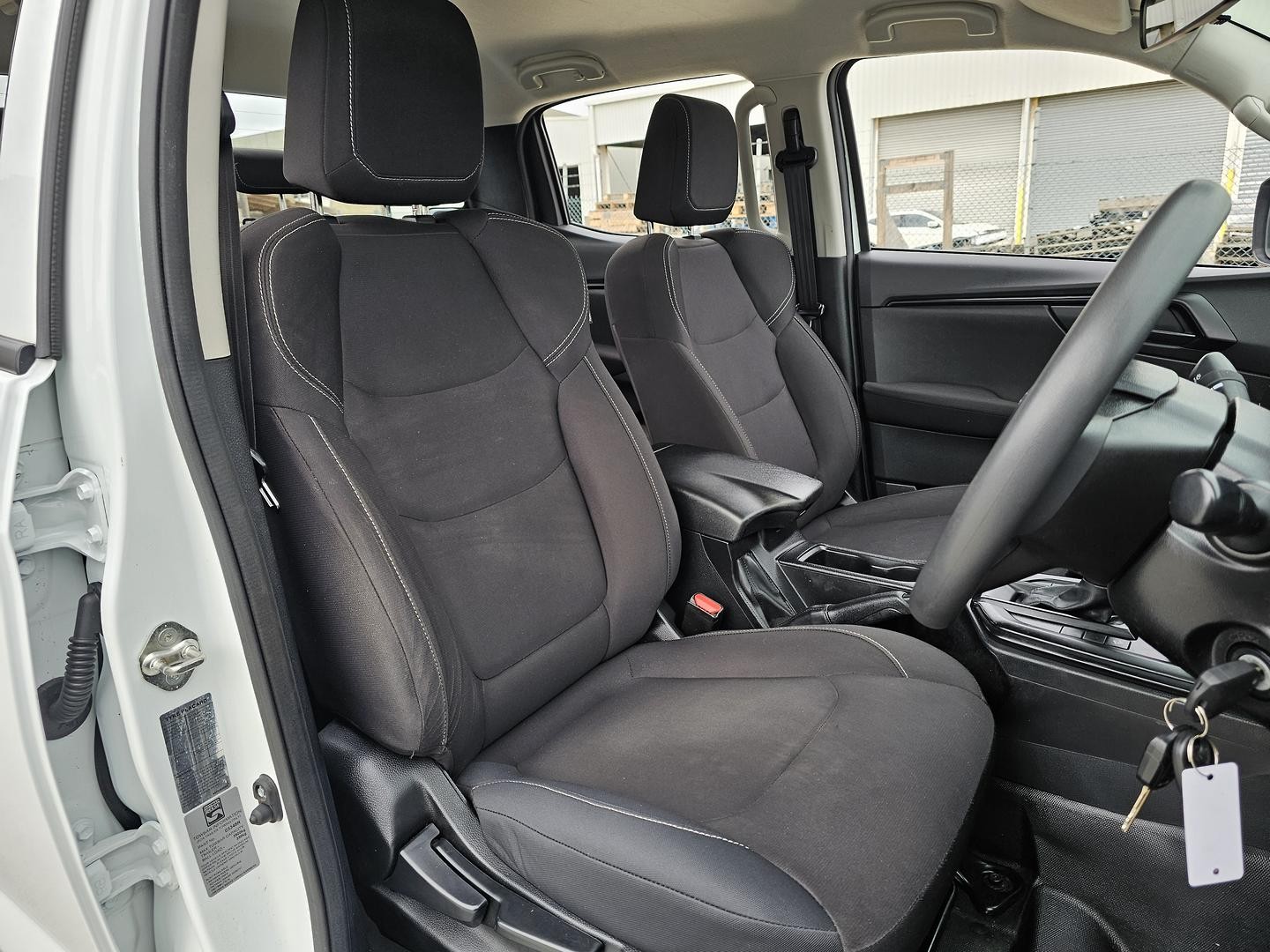 Isuzu D-max image 2
