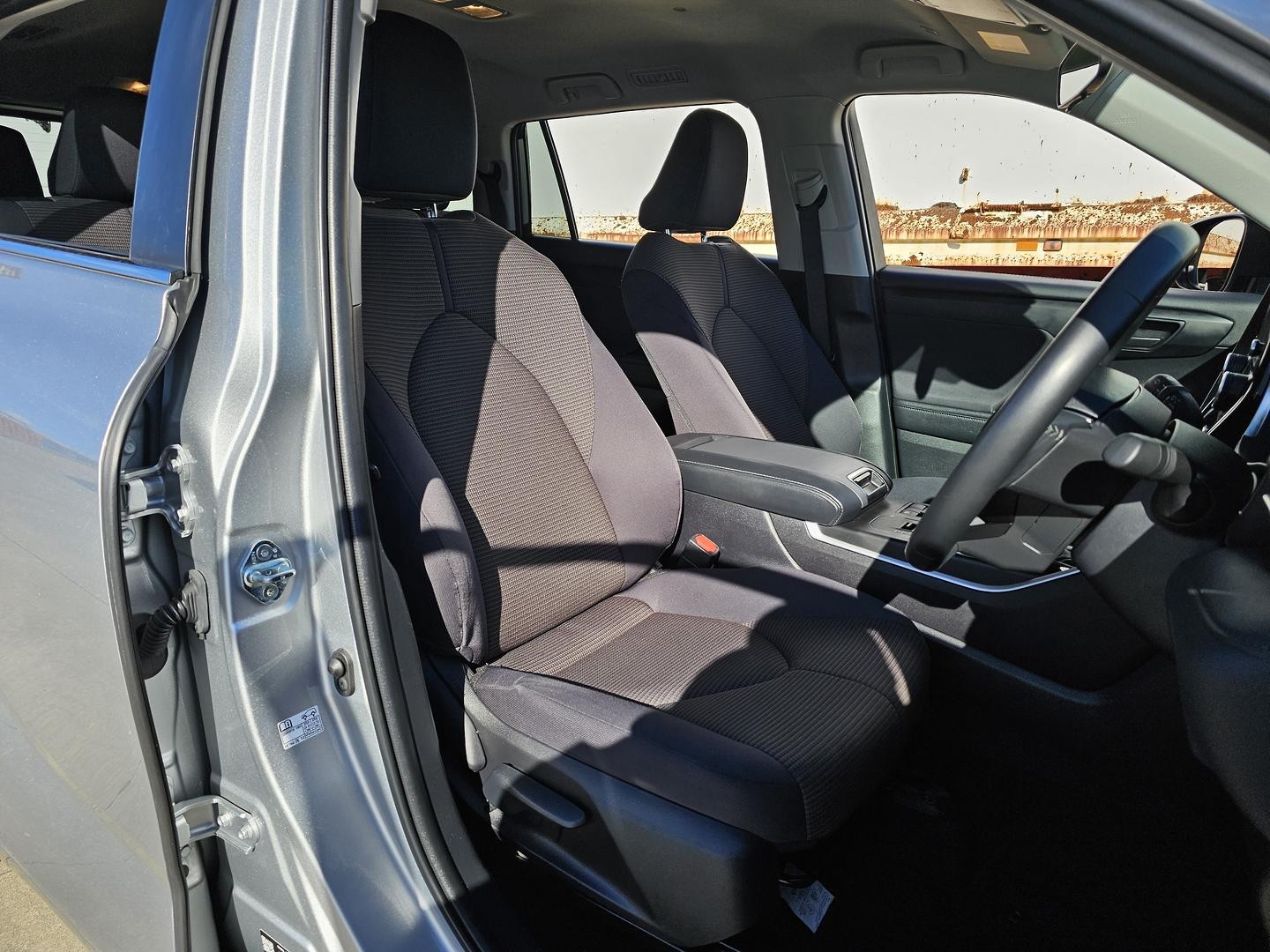 Toyota Kluger image 2