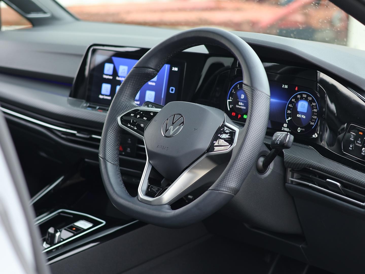 Volkswagen Golf image 2