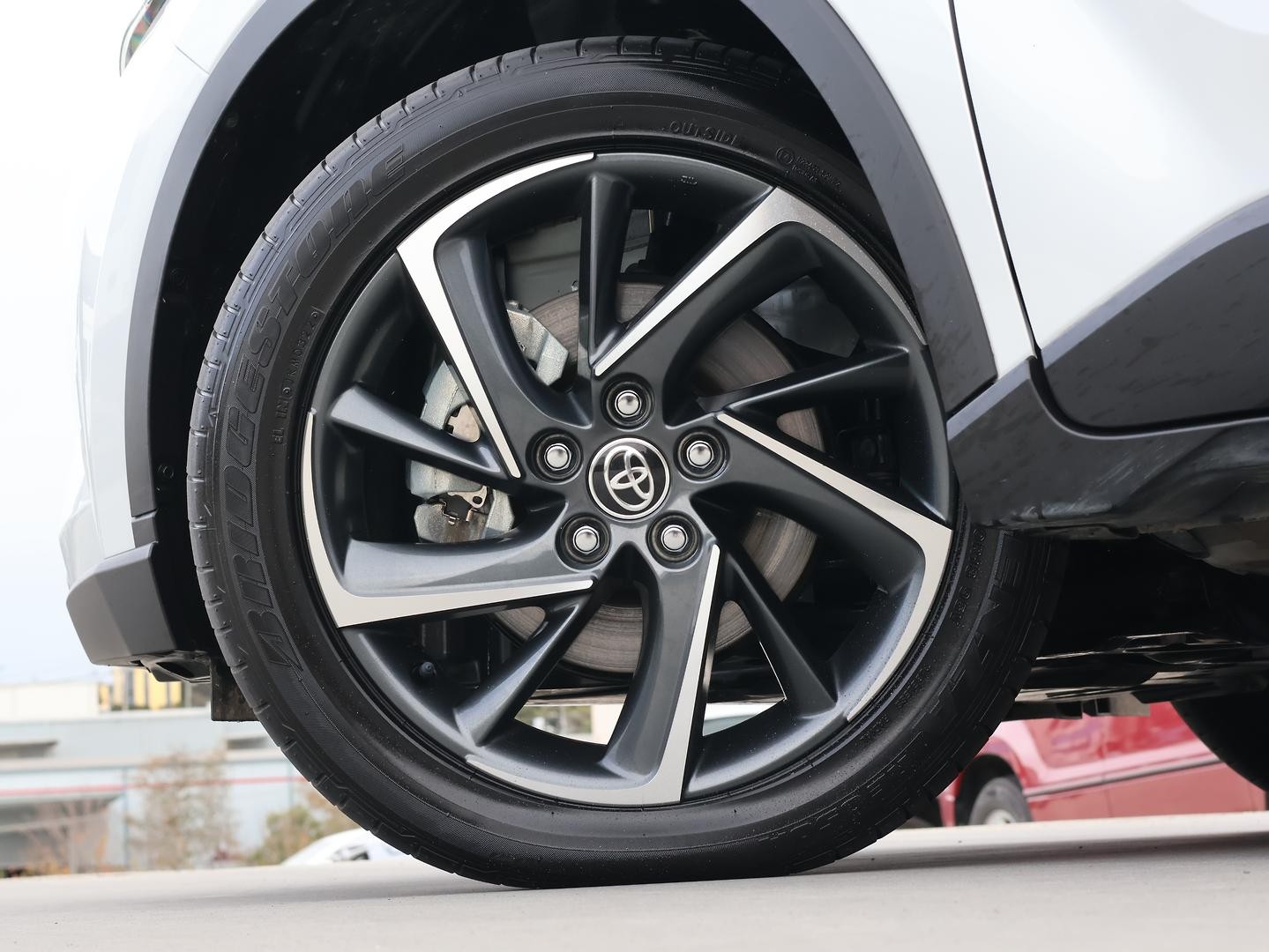 Toyota C-hr image 4