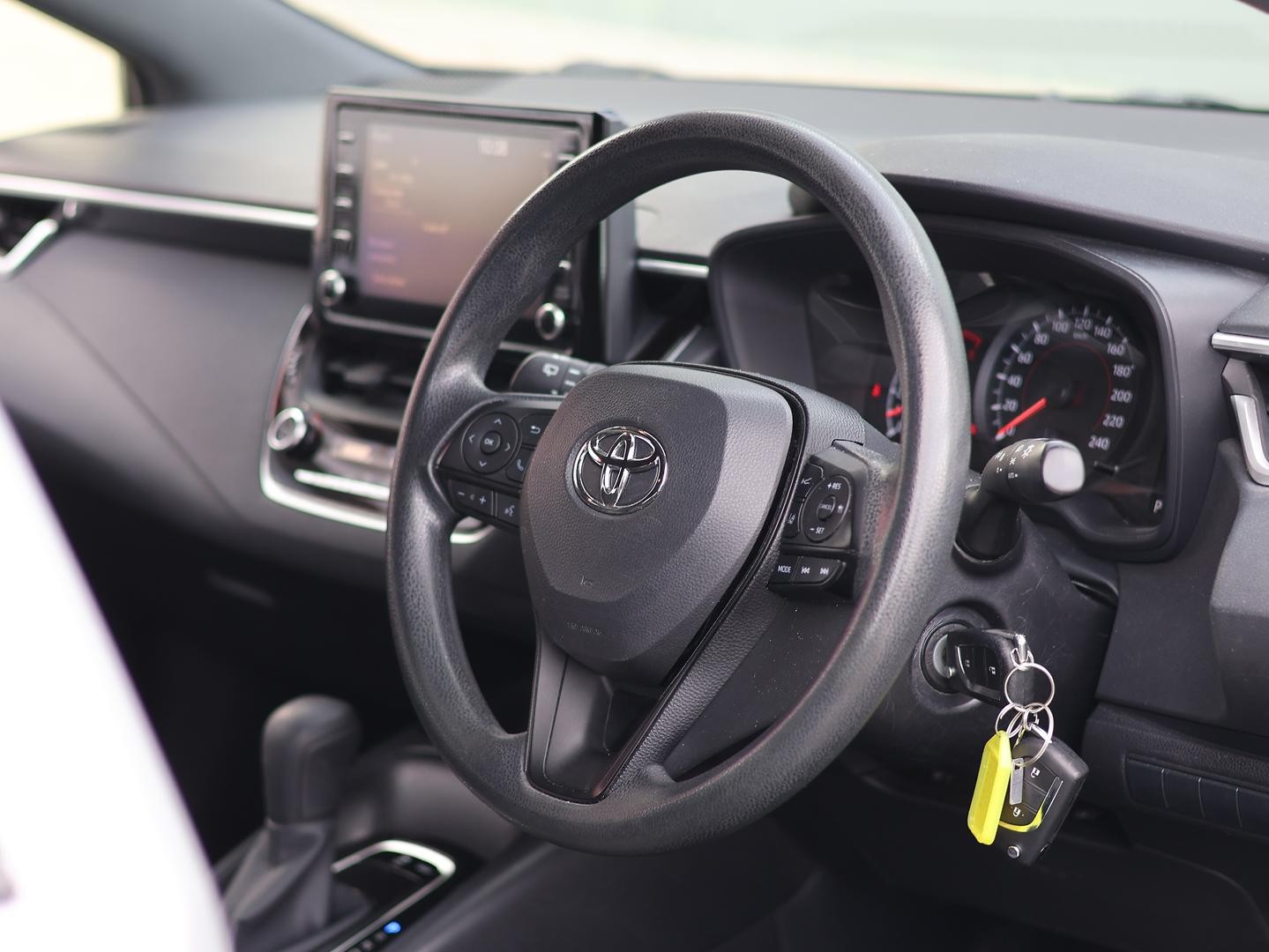 Toyota Corolla image 2