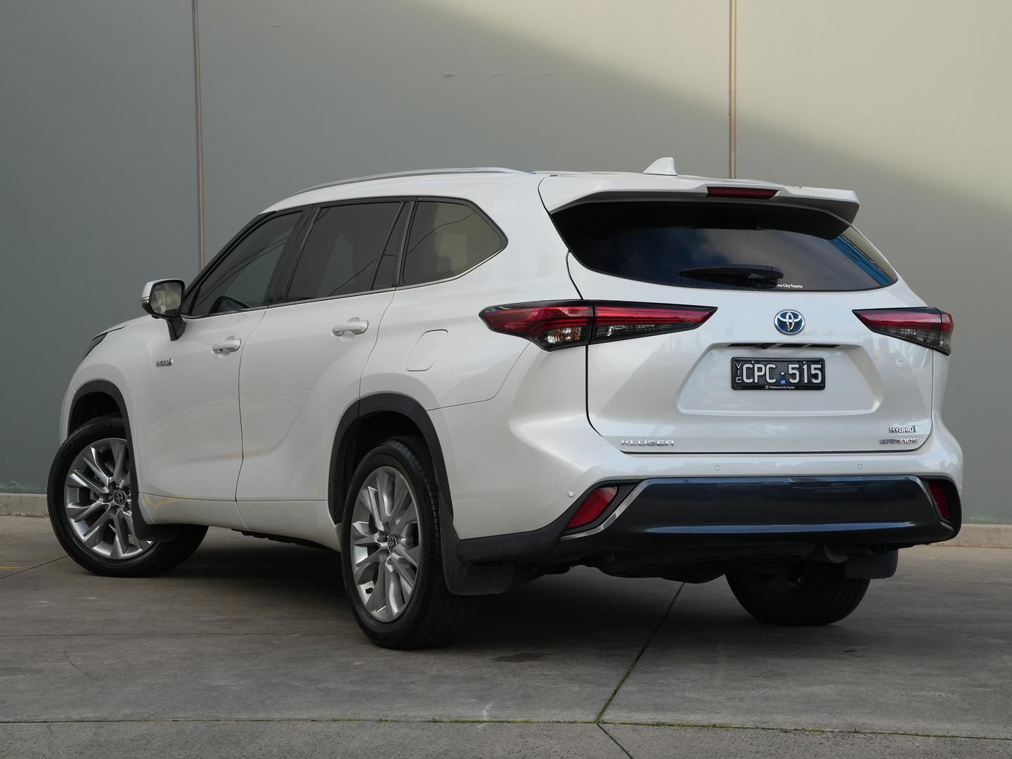 Toyota Kluger image 3