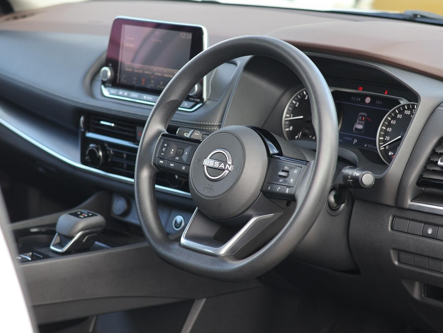Nissan X-trail image 2