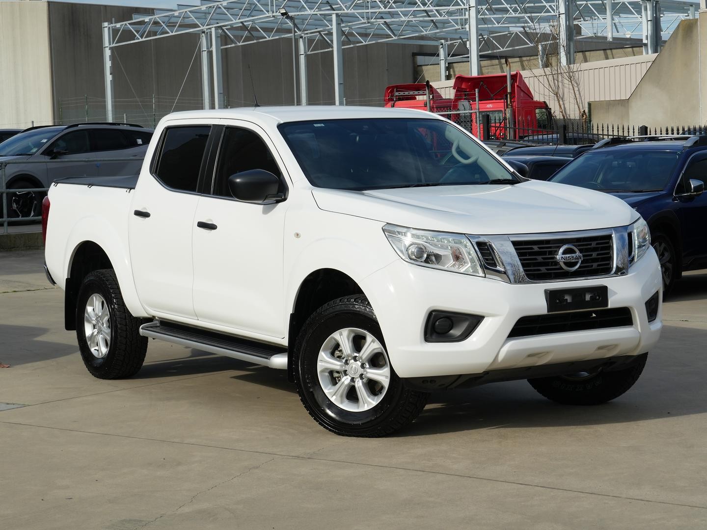 Nissan Navara image 1