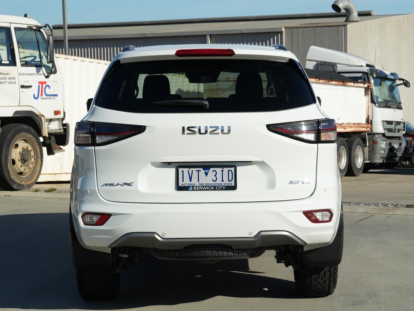 Isuzu Mu-x image 4