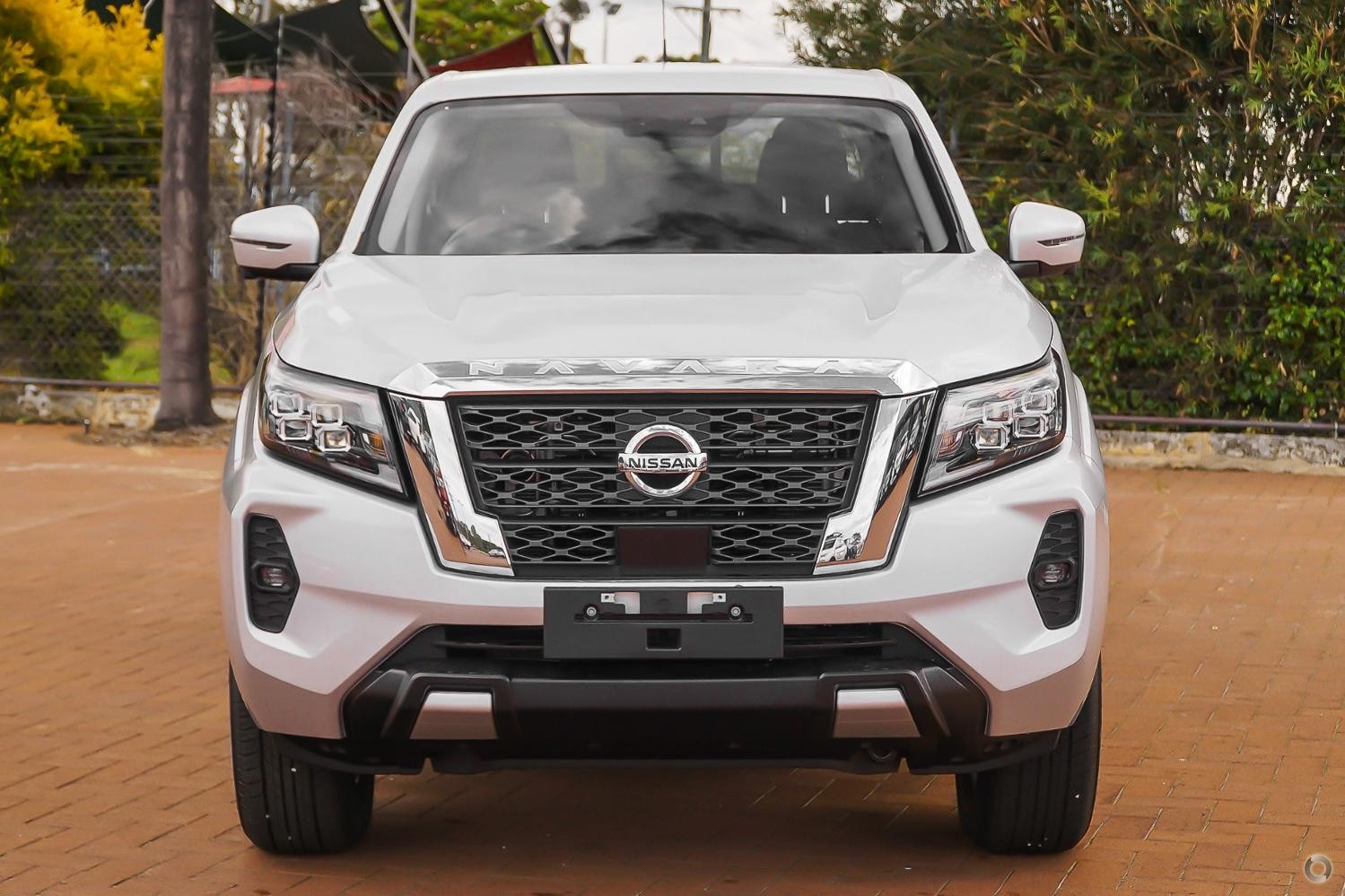 Nissan Navara image 2