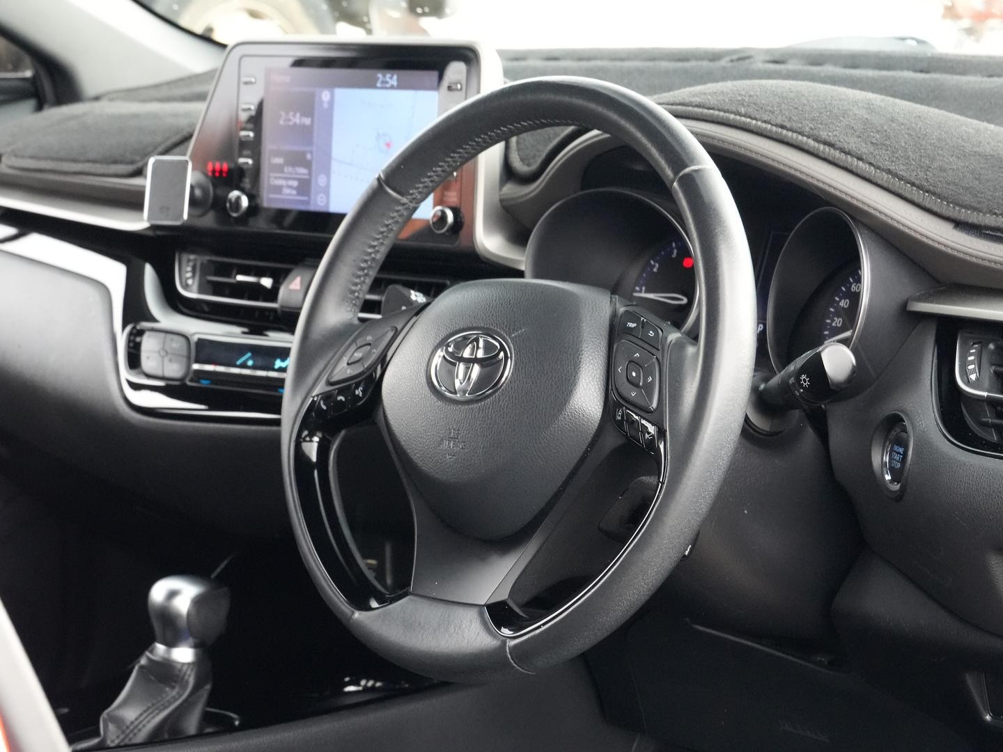 Toyota C-hr image 2