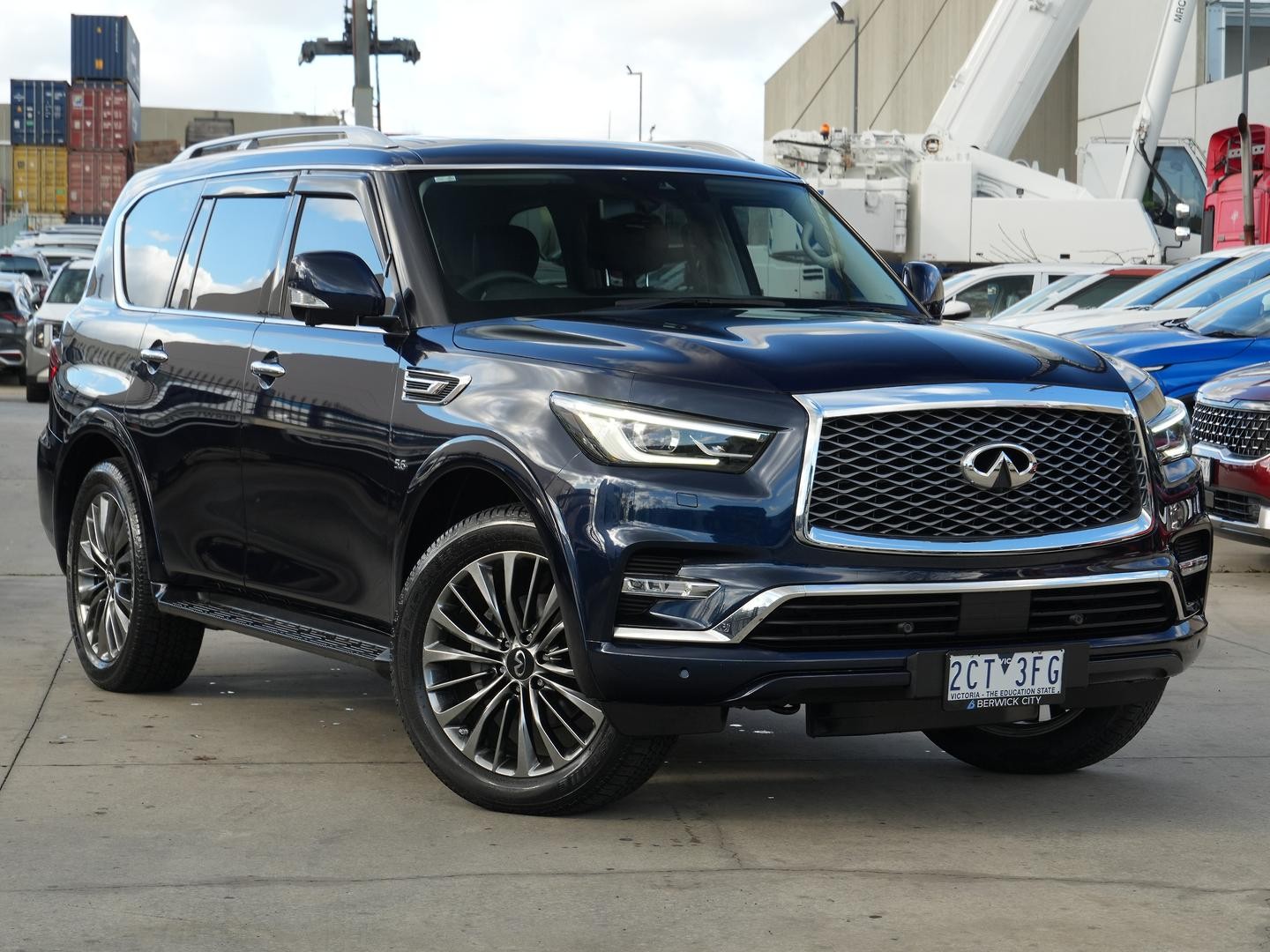 Infiniti Qx80 image 1