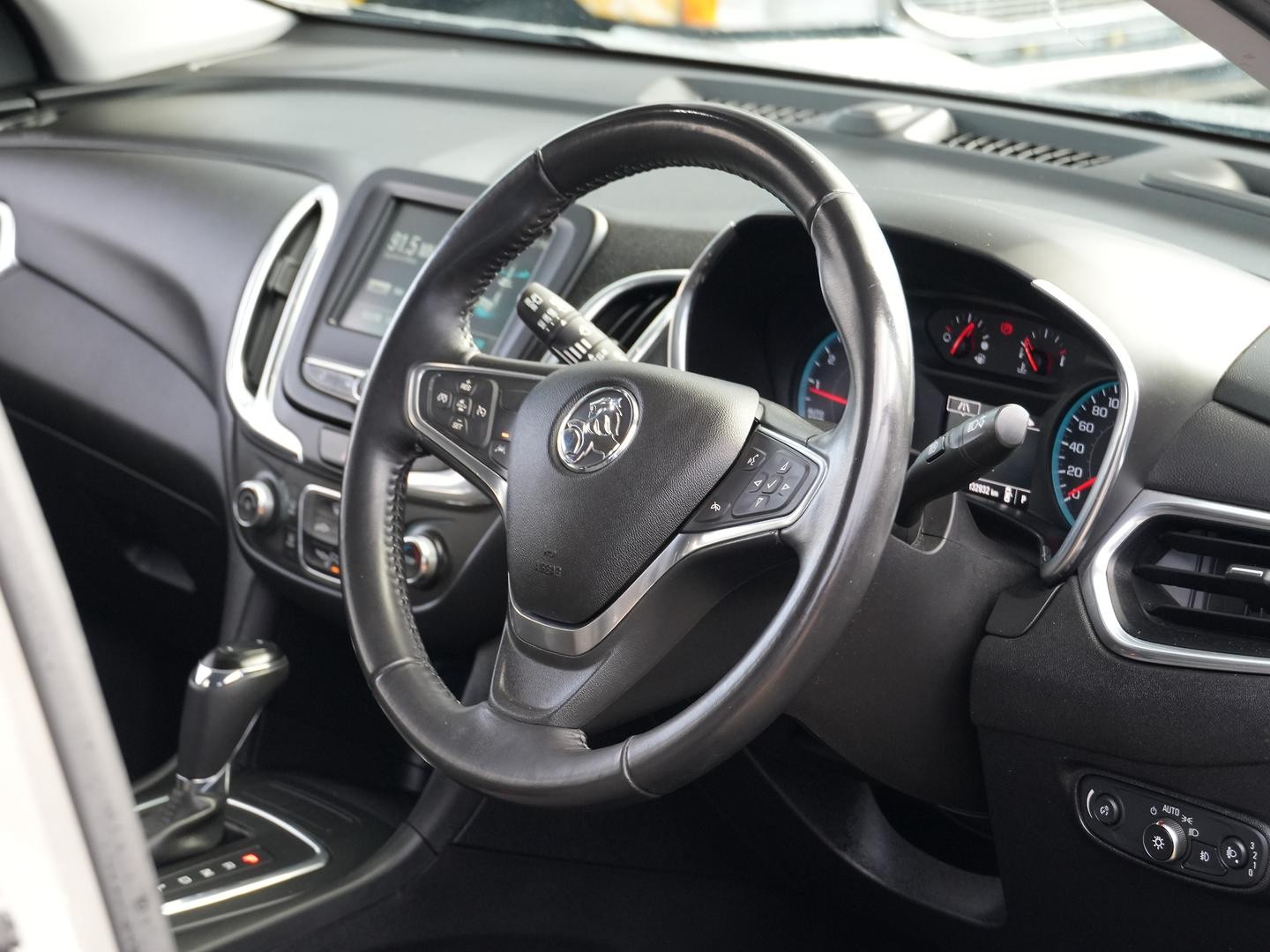 Holden Equinox image 2
