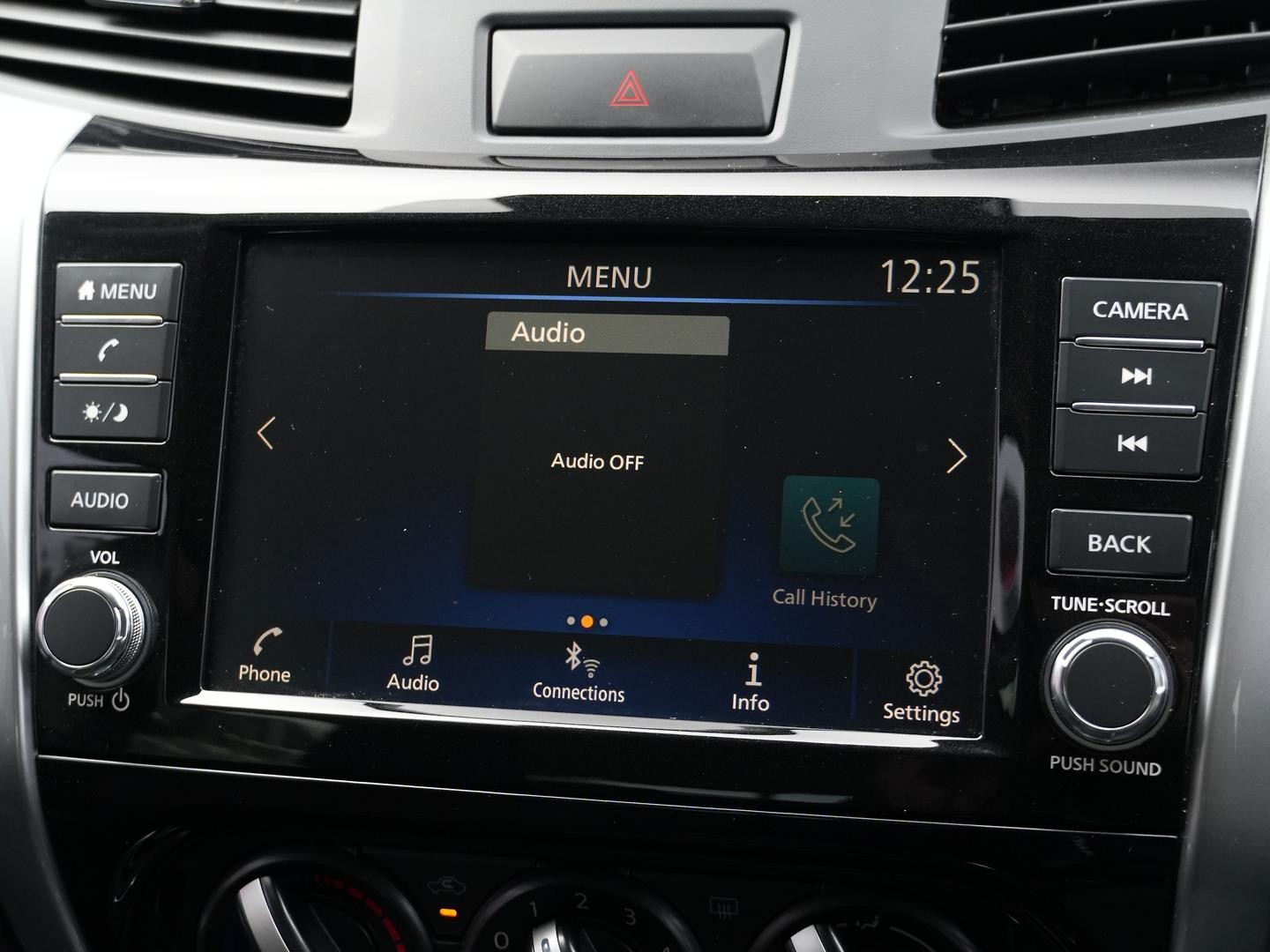 Nissan Navara image 4