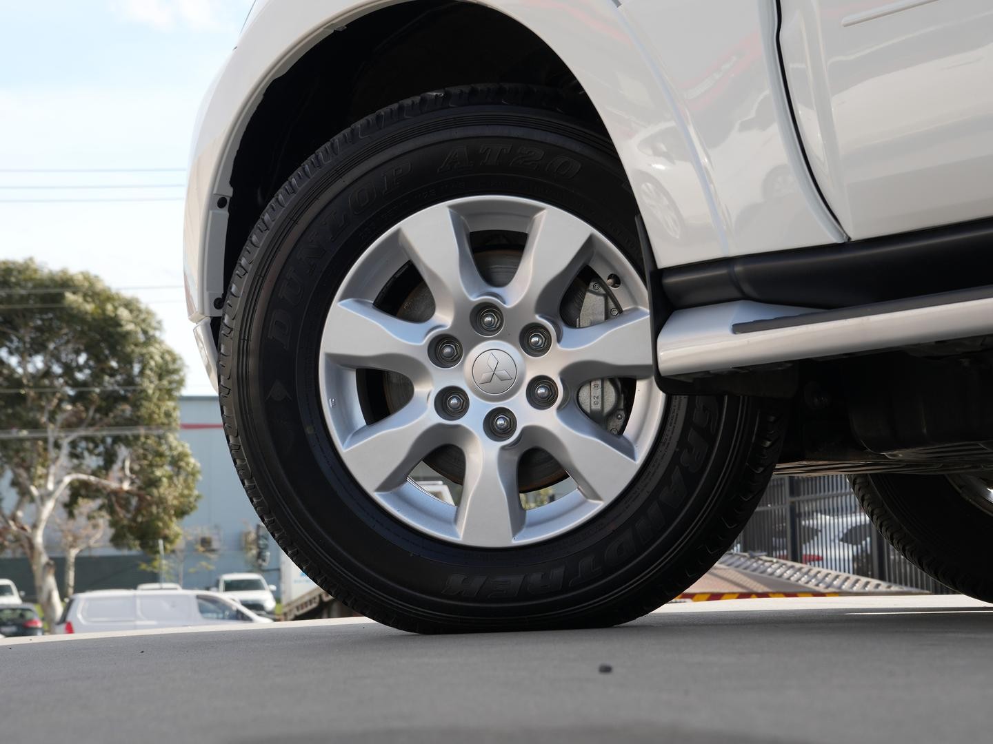 Mitsubishi Pajero image 4