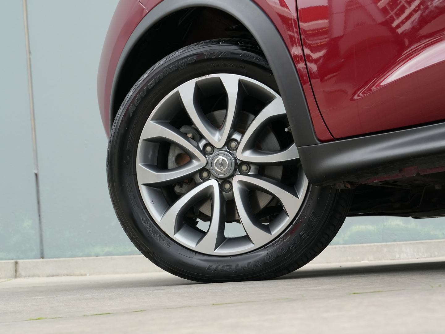 Nissan Juke image 4