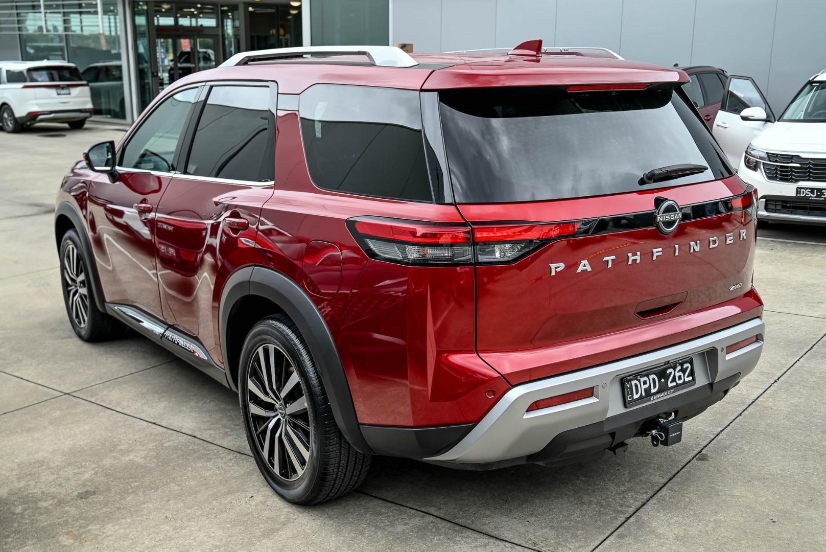 Nissan Pathfinder image 3