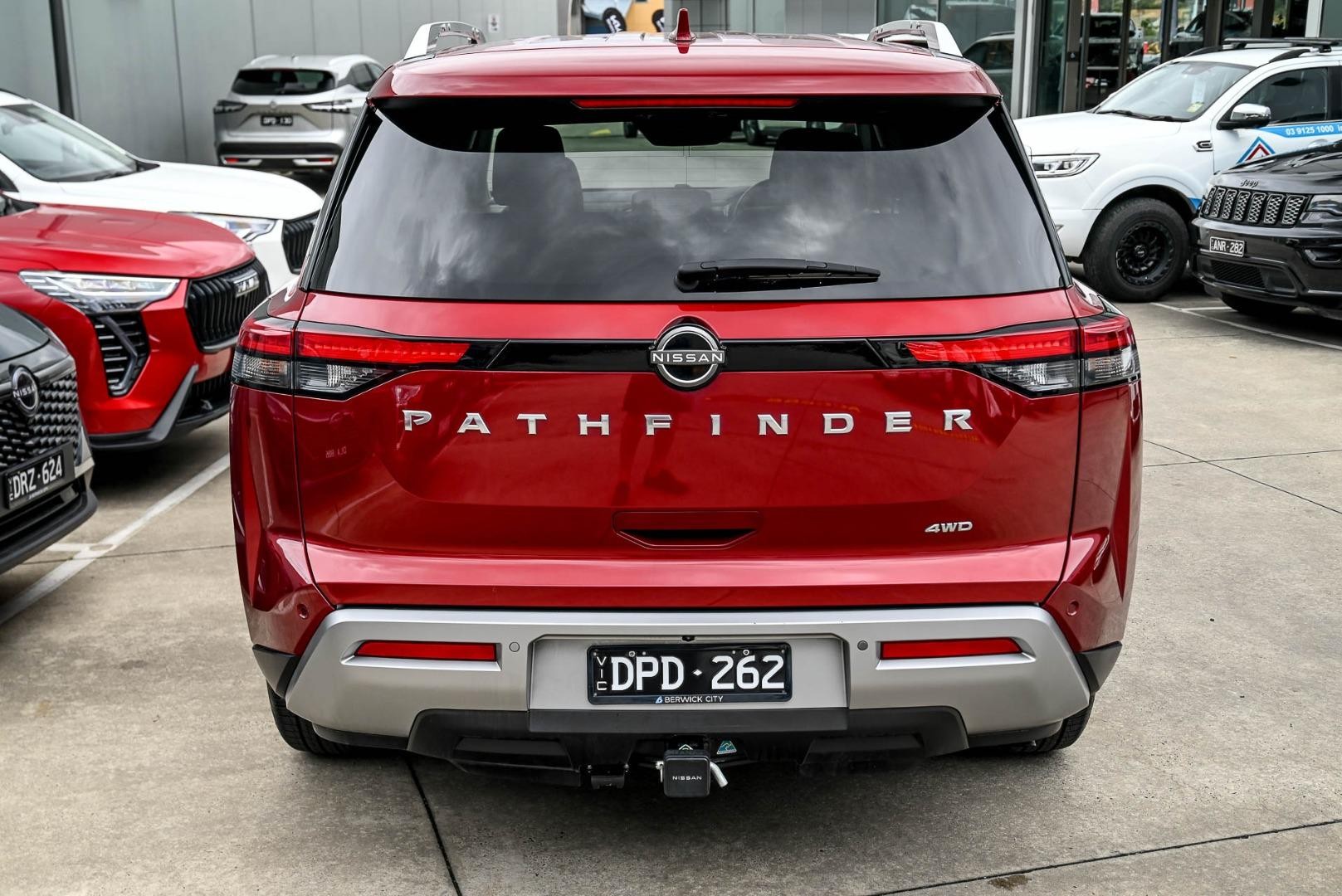 Nissan Pathfinder image 4