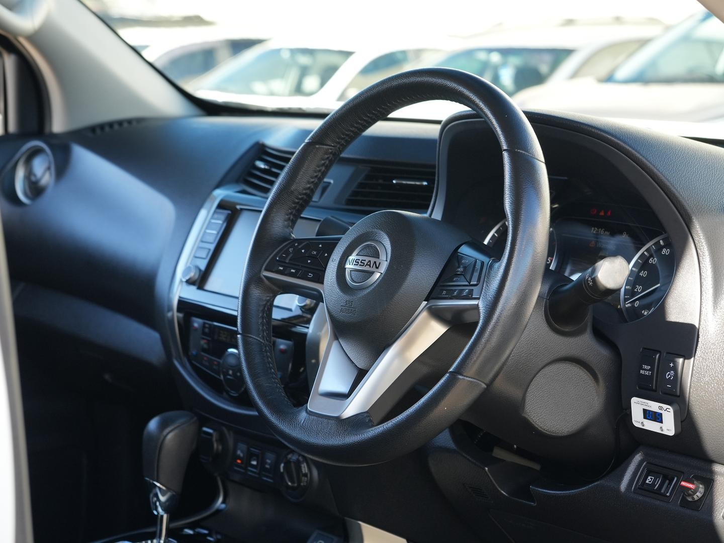 Nissan Navara image 2