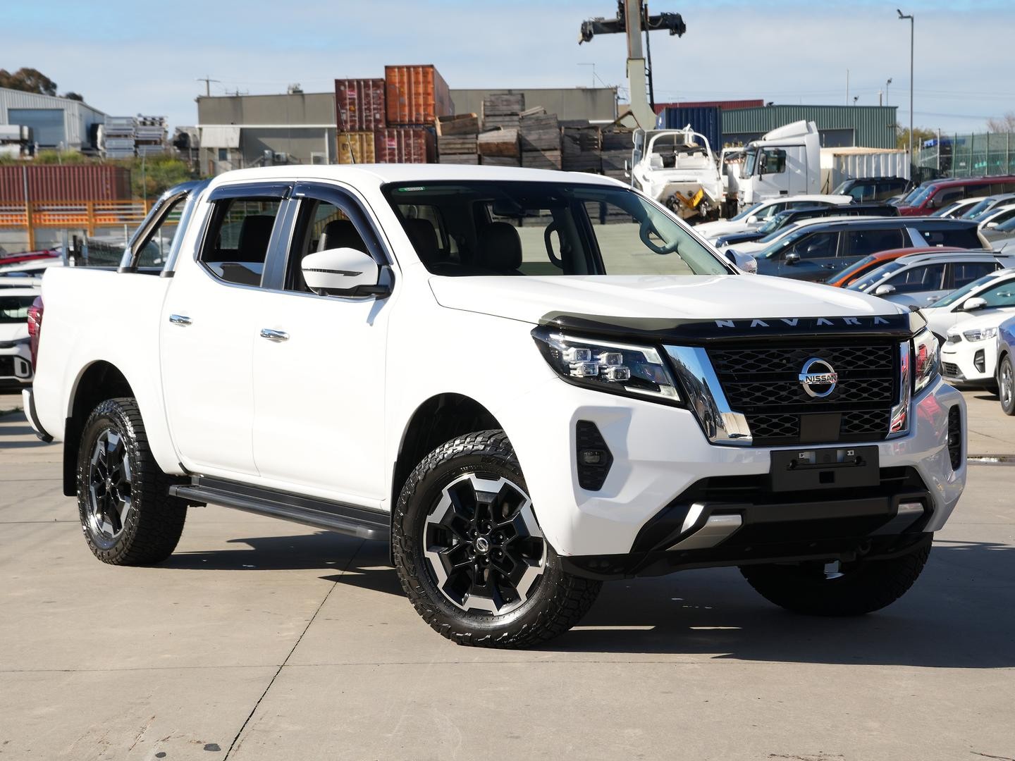Nissan Navara image 1