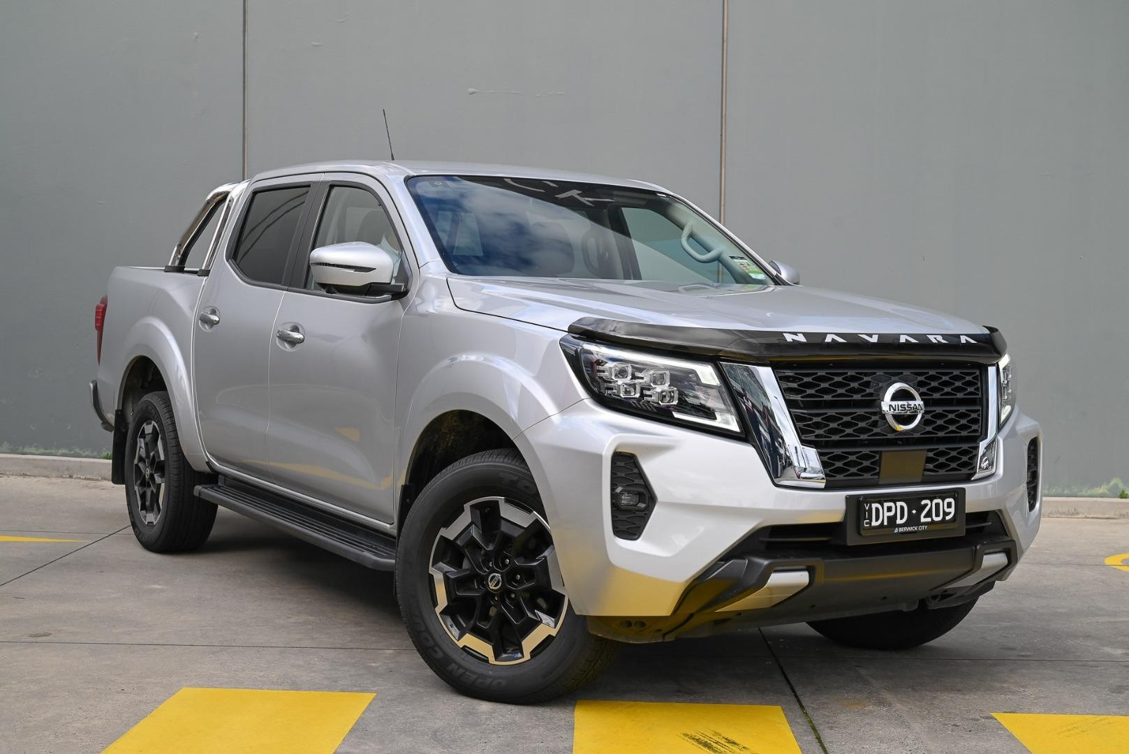 Nissan Navara image 1