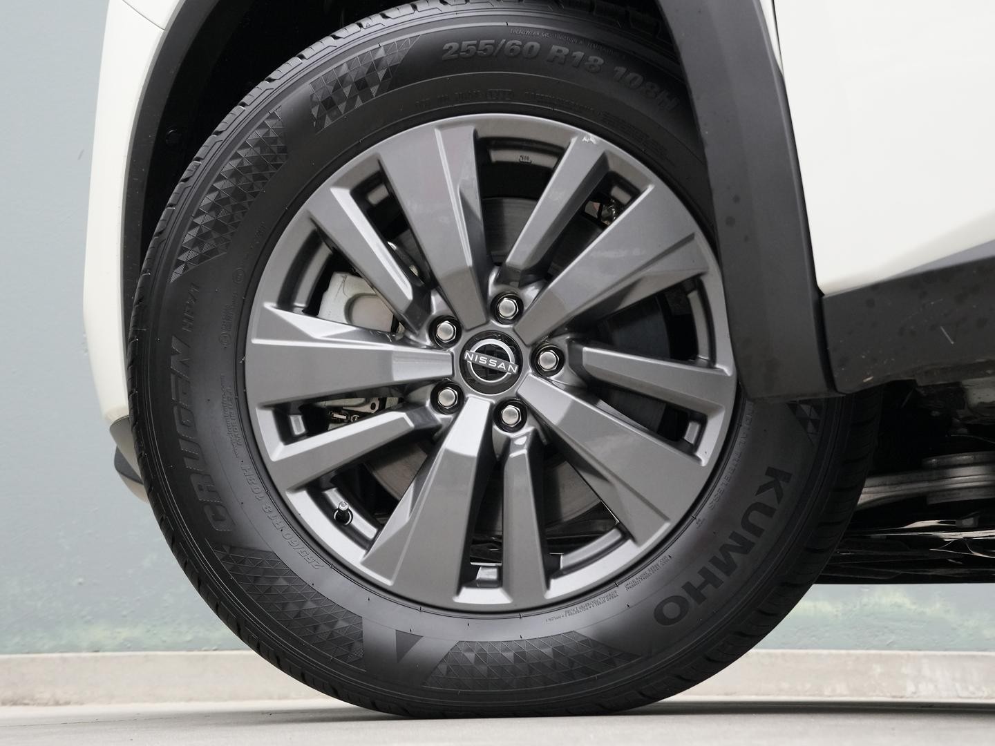 Nissan Pathfinder image 4