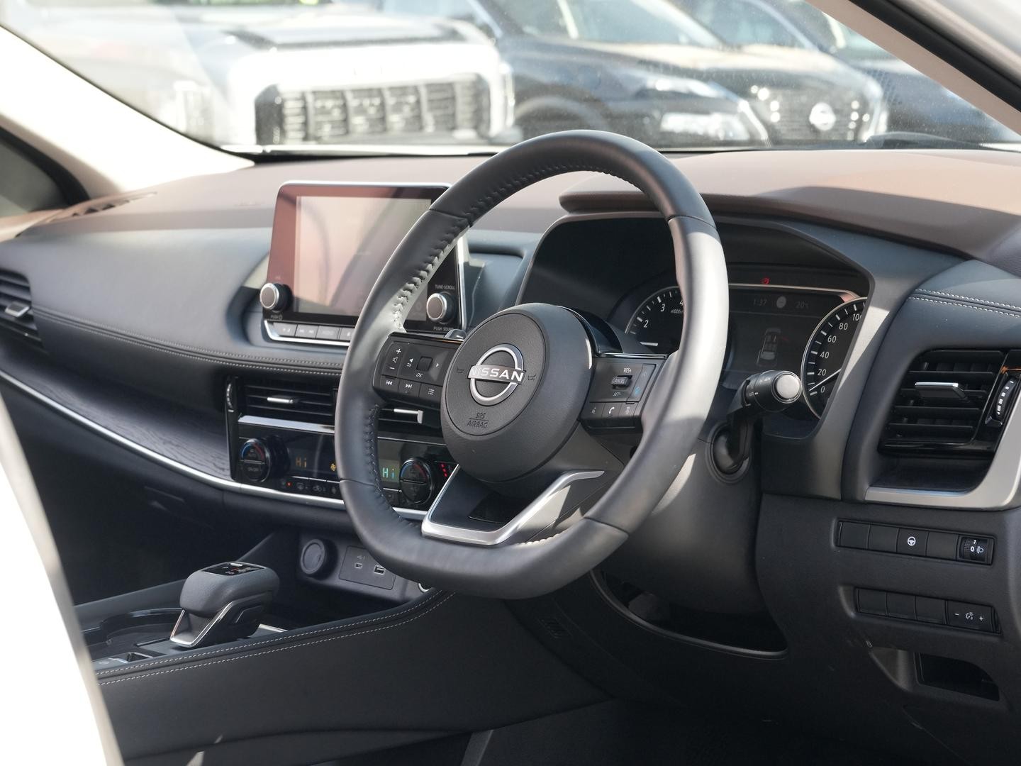 Nissan X-trail image 2