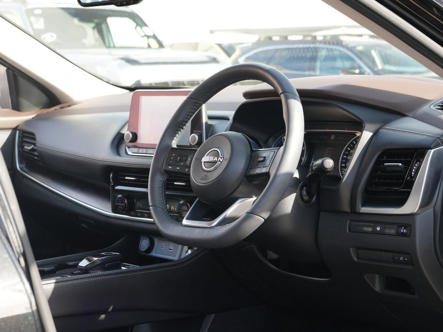 Nissan X-trail image 2