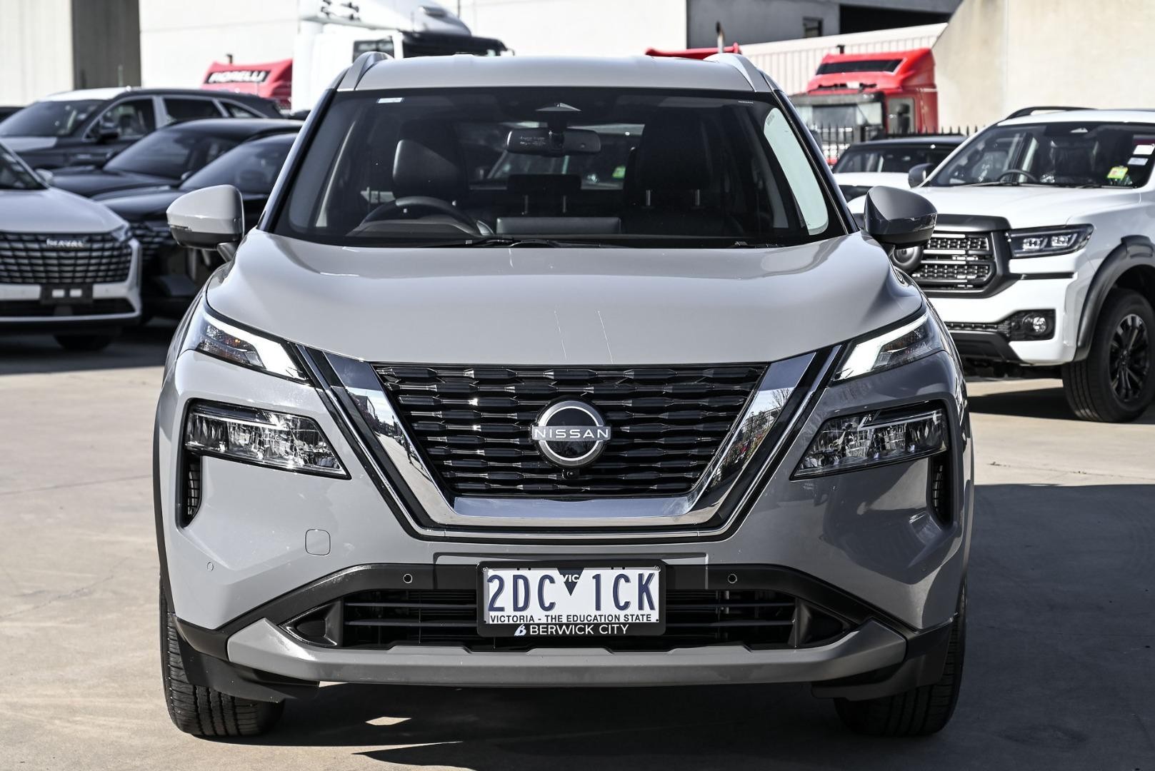 Nissan X-trail image 2