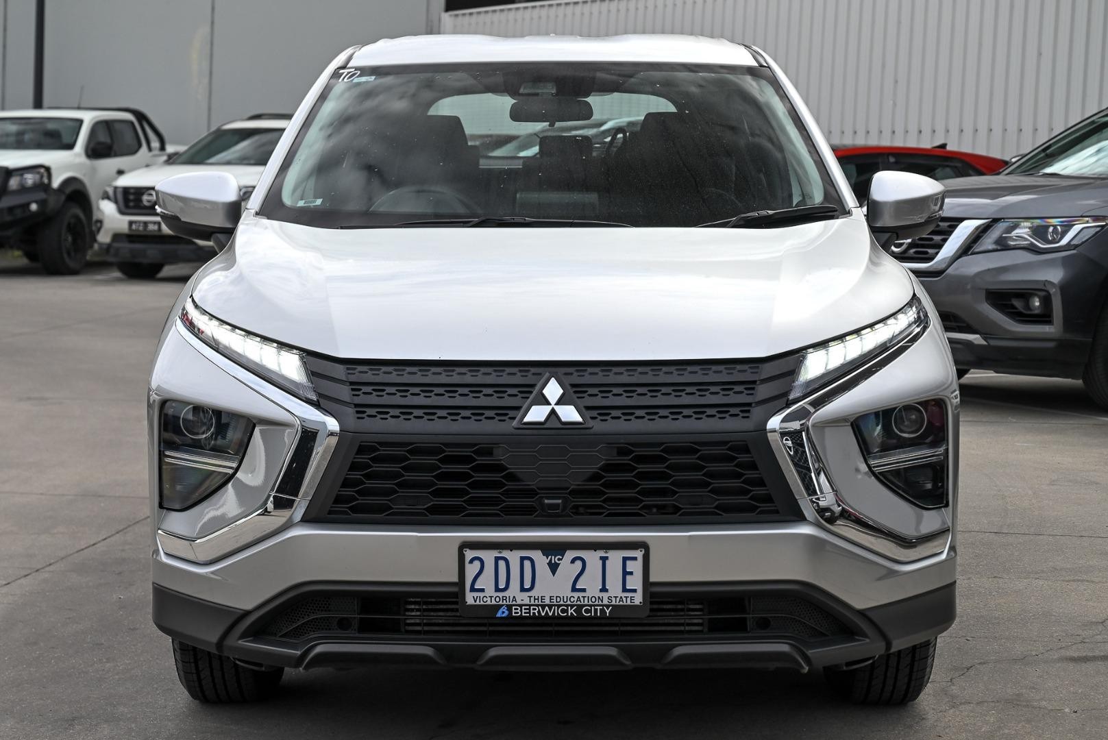 Mitsubishi Eclipse Cross image 2