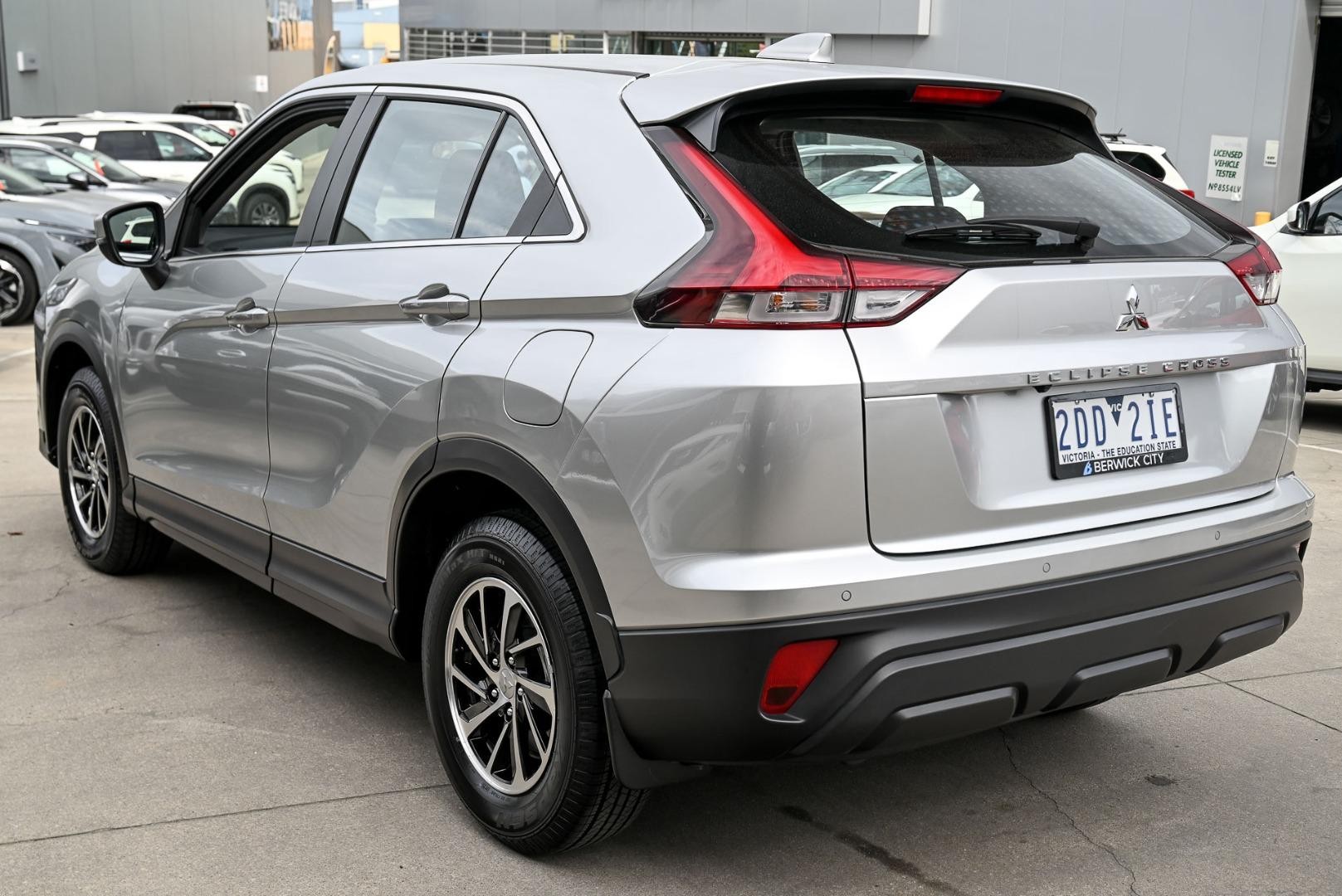 Mitsubishi Eclipse Cross image 3