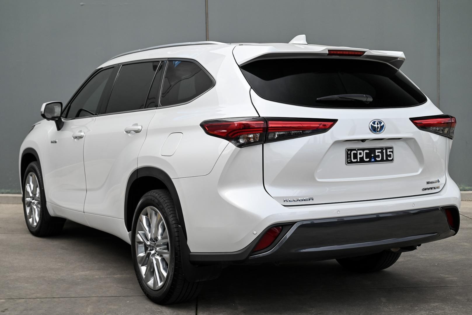 Toyota Kluger image 3