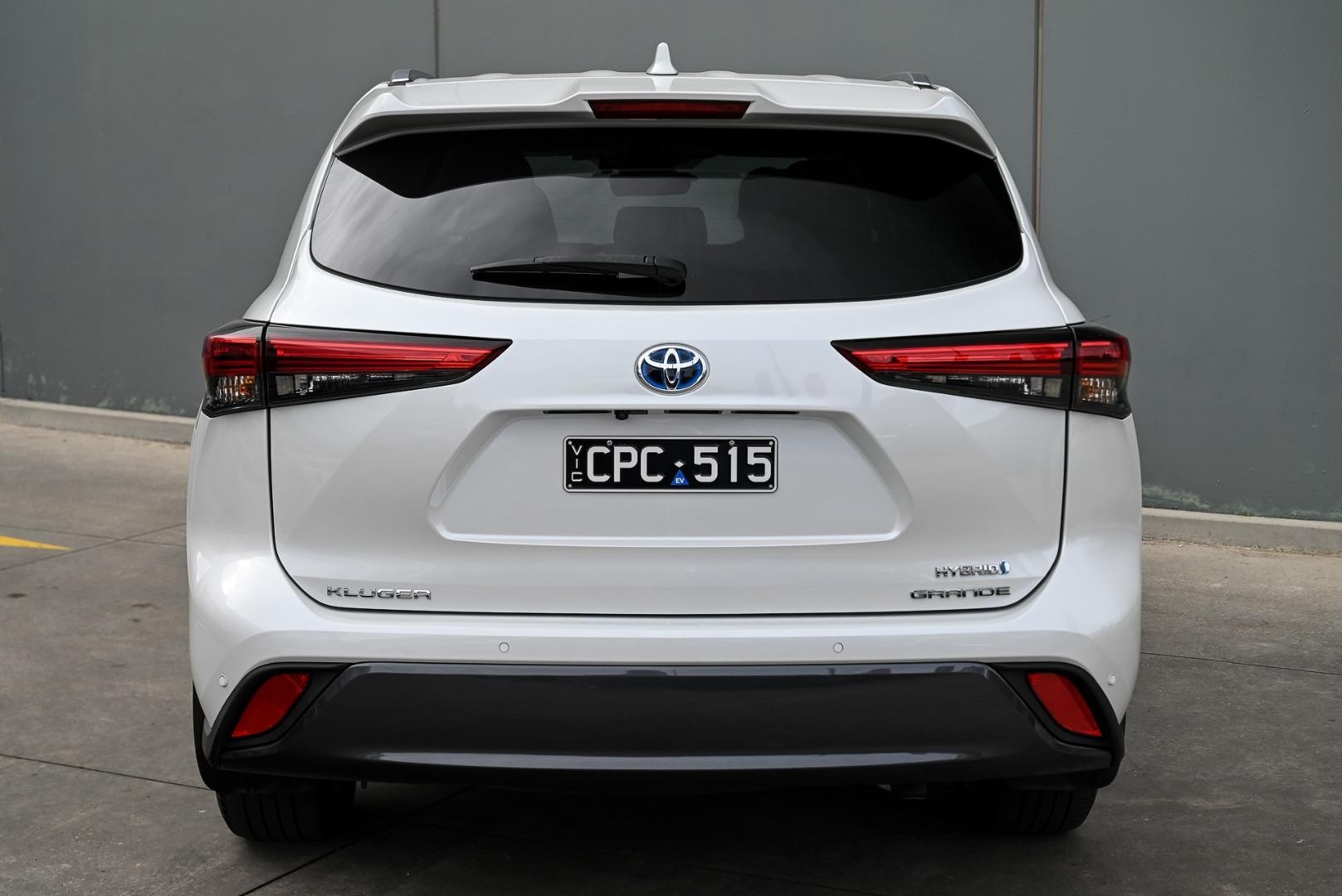 Toyota Kluger image 4