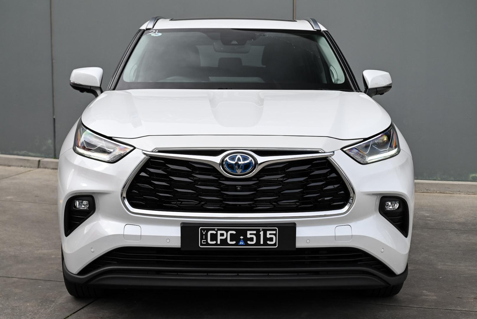 Toyota Kluger image 2