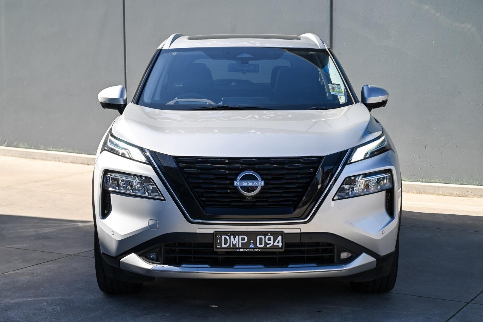 Nissan X-trail image 2