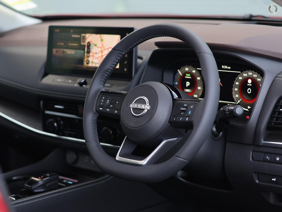 Nissan X-trail image 2