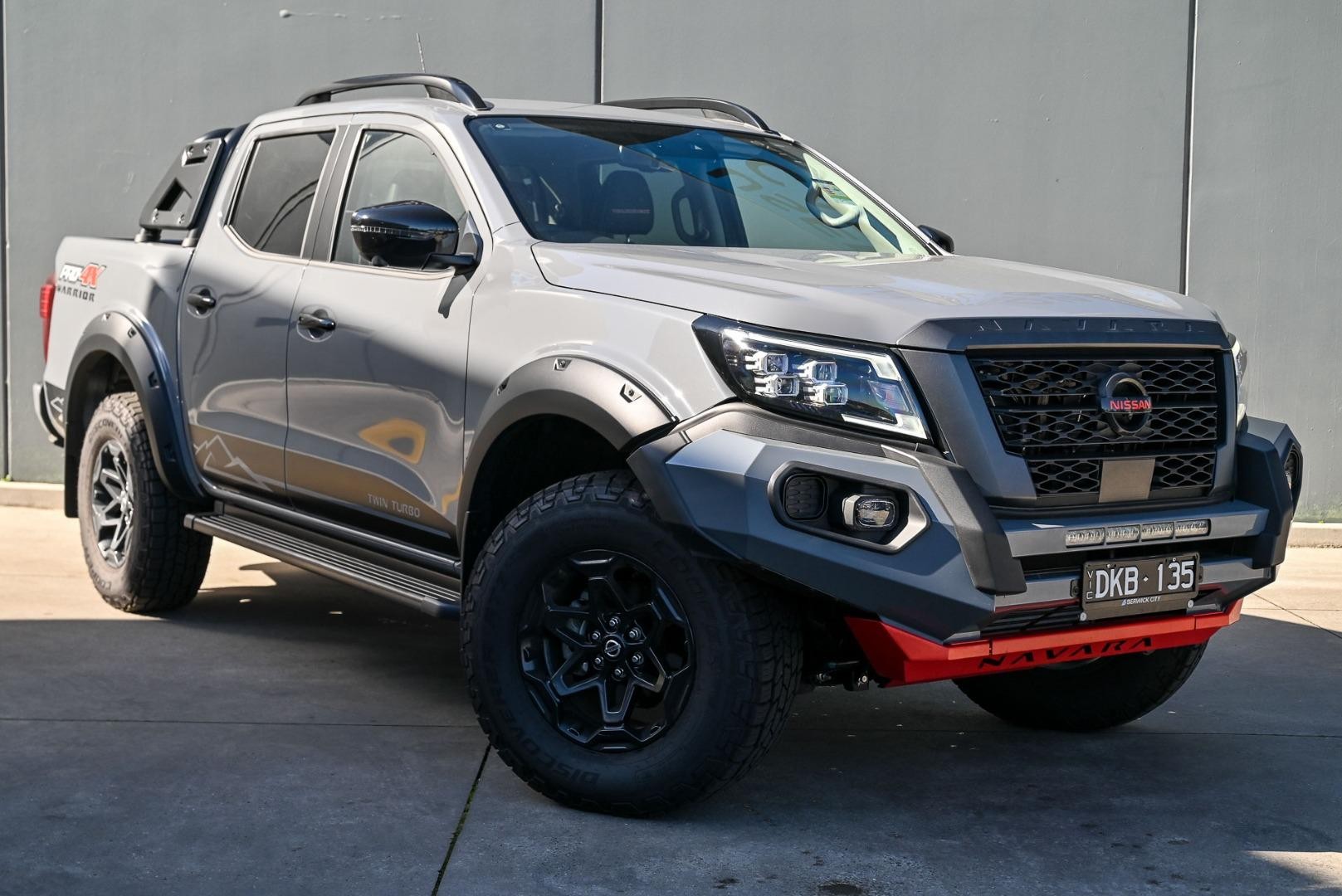 Nissan Navara image 1