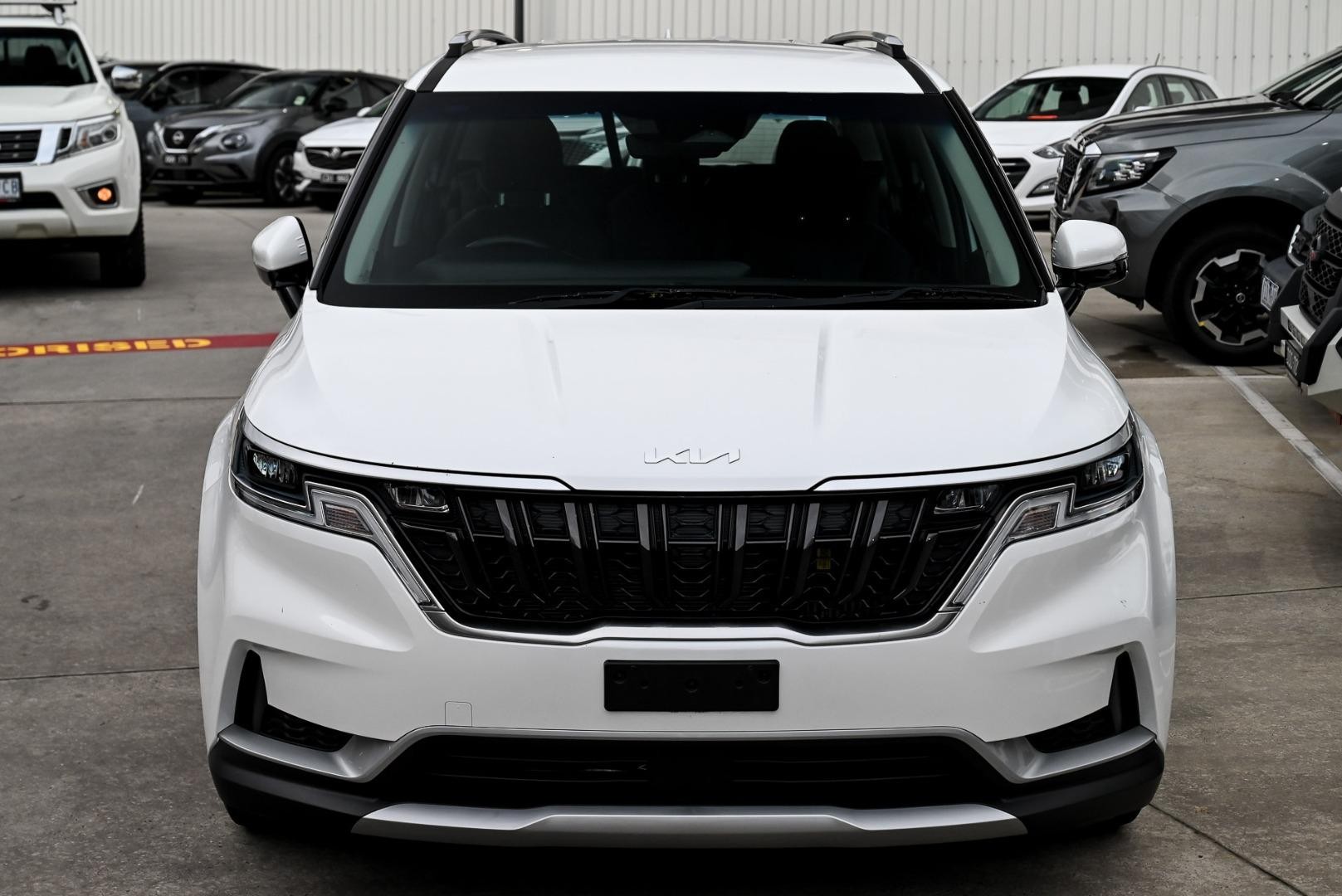 Kia Carnival image 2