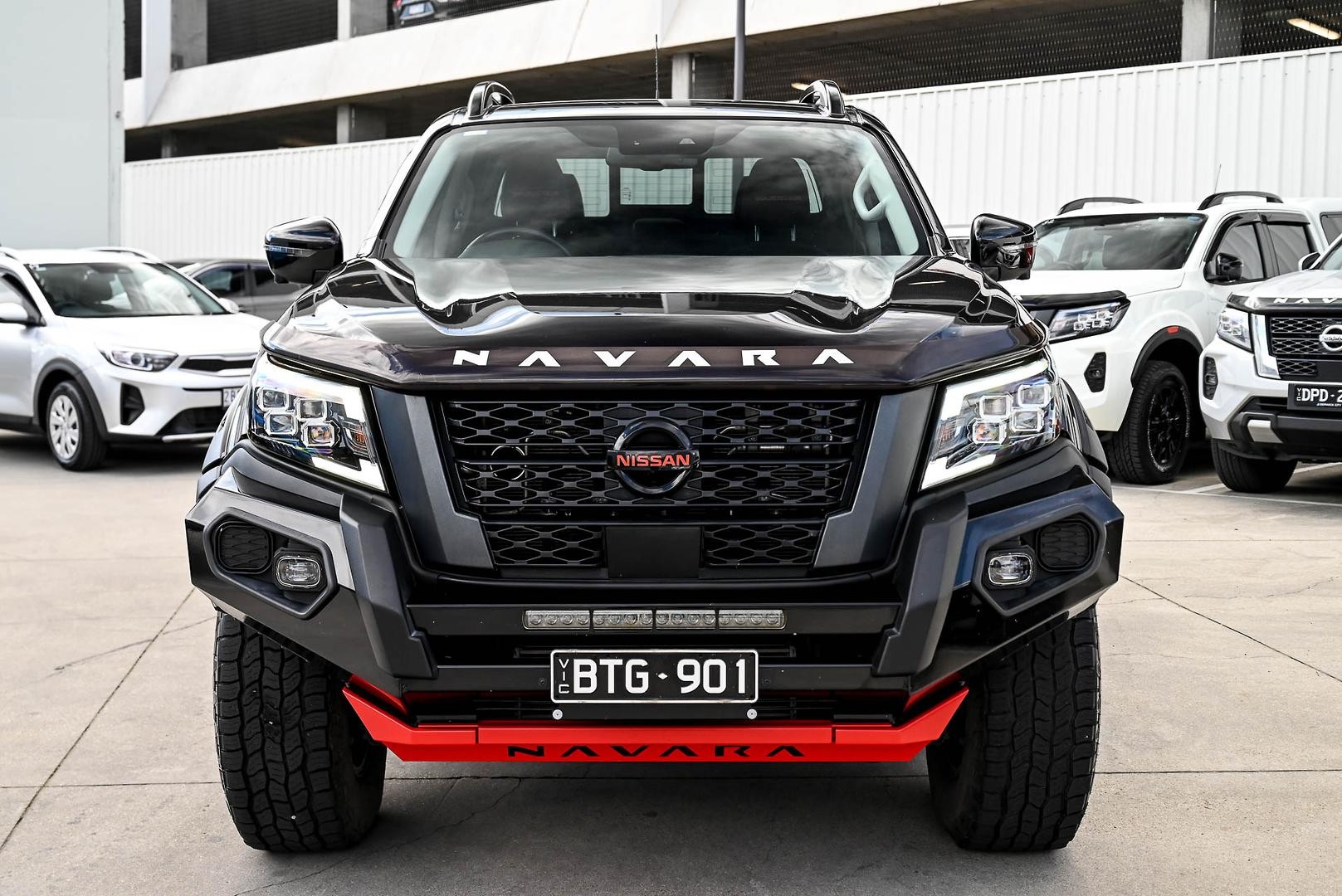 Nissan Navara image 2