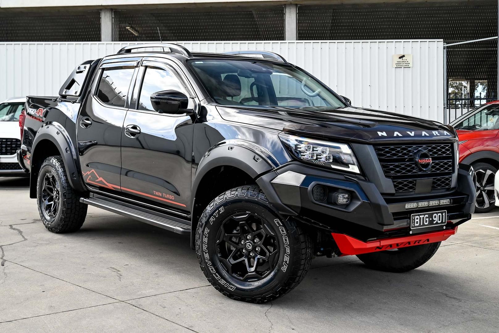 Nissan Navara image 1