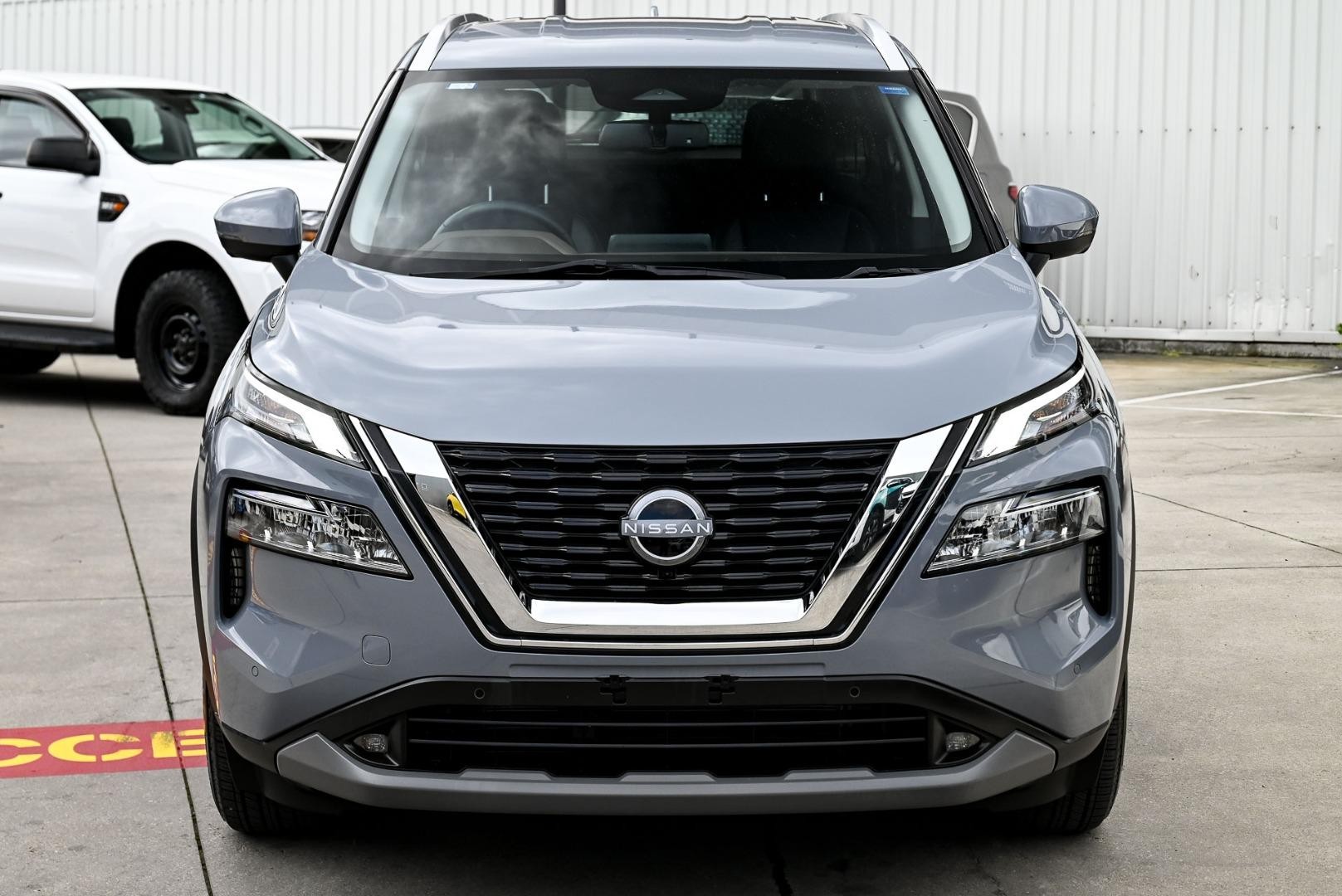 Nissan X-trail image 2