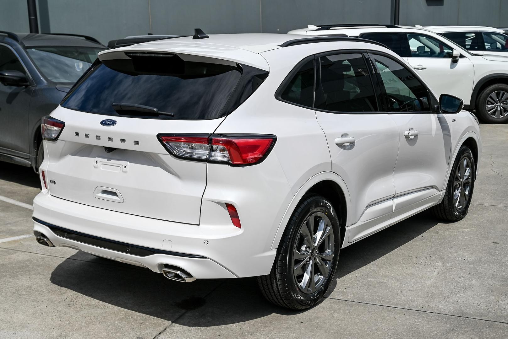 Ford Escape image 4