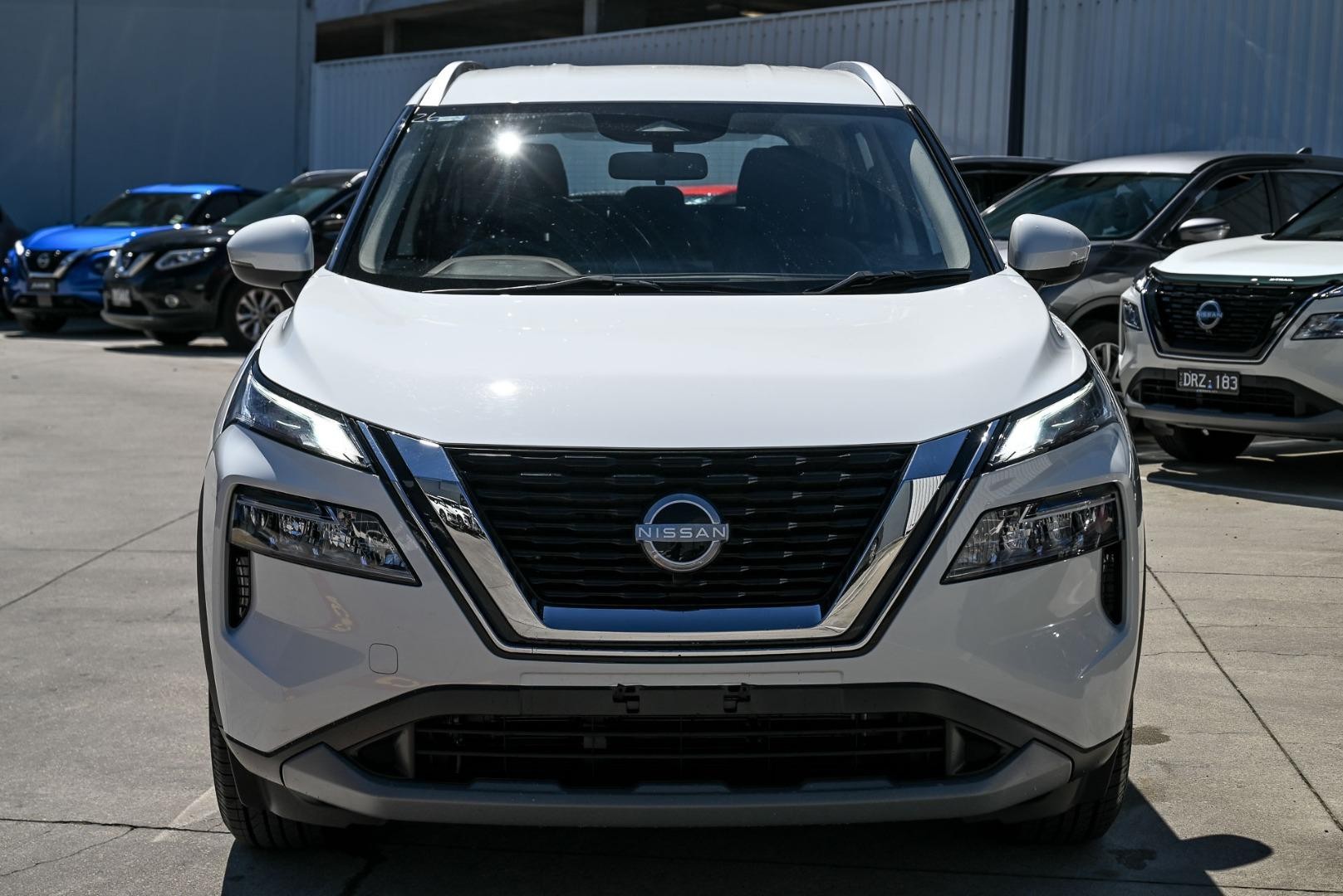 Nissan X-trail image 2